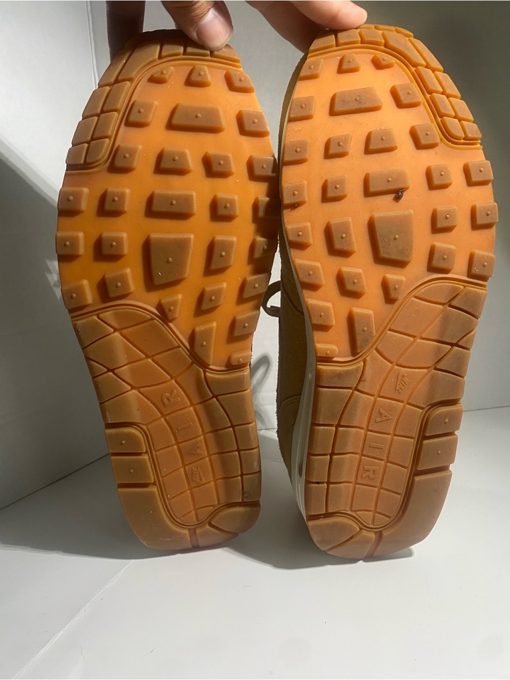 Nike Air Max 1 Premium "Wheat" (also commonly called the "Flax" colorway). - Picture 4 of 7